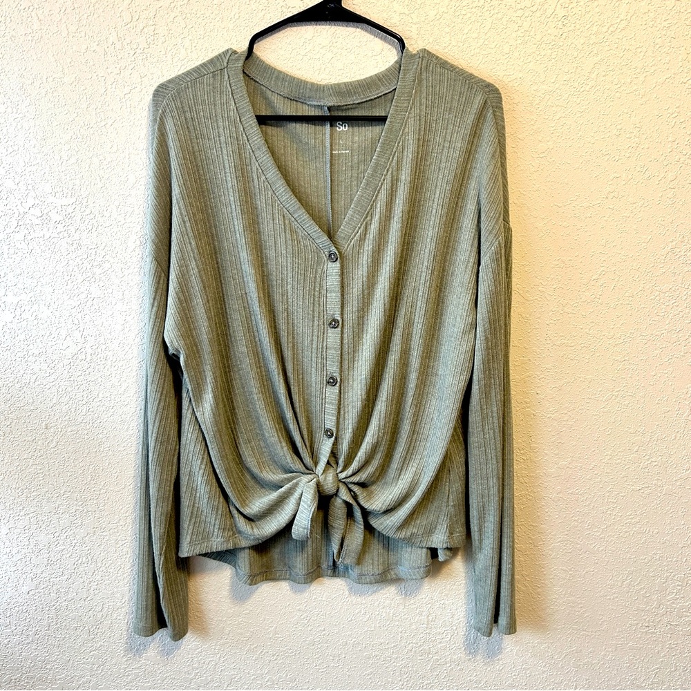 Kohls olive green button down